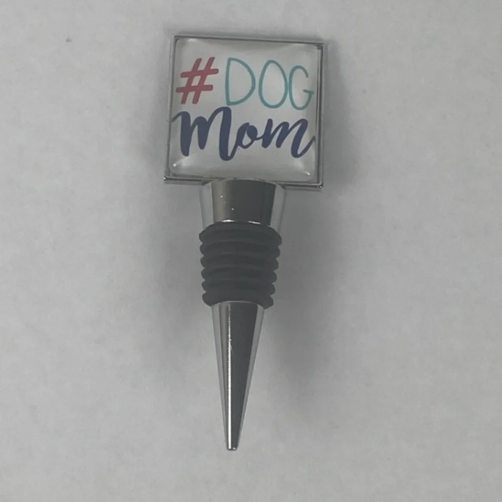 🌺 3/$25 🌺 Dog Mom Wine Bottle Stopper‎